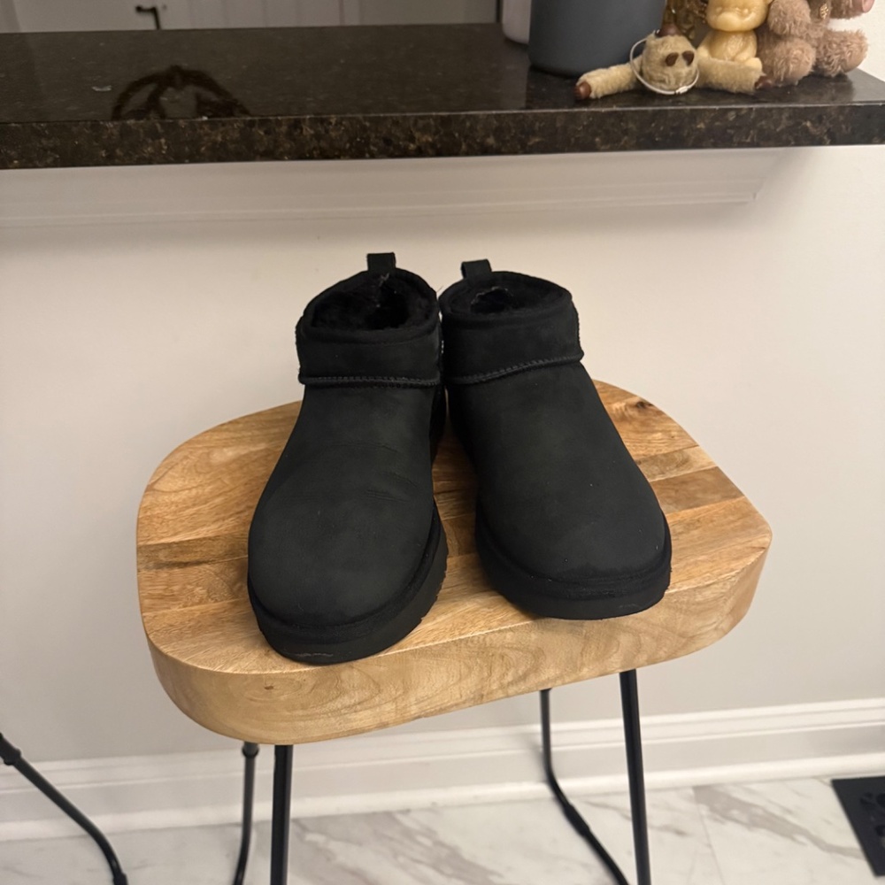 Ugg Women Boots Size 10 - Picture 2 of 7